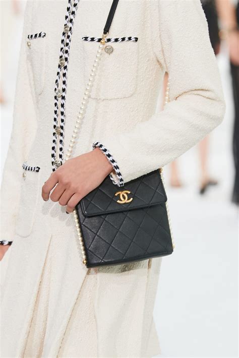 oversized chanel bag - chanel small shopping bag 2021.